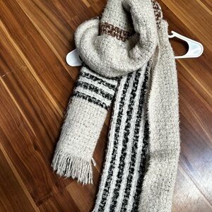 Vici scarf